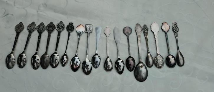 17 verzilverde lepeltjes koninklijk huis, Verzamelen, Koninklijk Huis en Royalty, Zo goed als nieuw, Speld(je) of Lepel(tje), Nederland