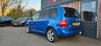 Volkswagen Touran 2.0 TDI Trendline Grijs Kenteken! Trekhaak, Voorwielaandrijving, Gebruikt, Navigatiesysteem, 4 cilinders