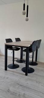 Bar tafel met barkrukken, Ophalen, Gebruikt, In hoogte verstelbaar, 4 krukken
