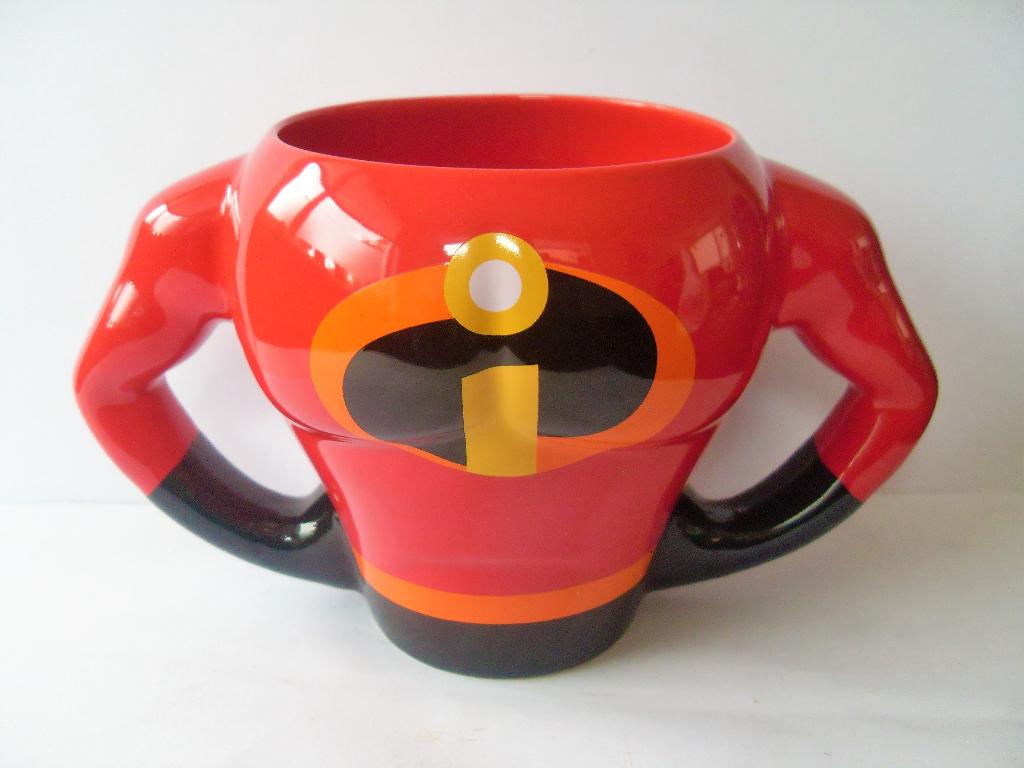 The Incredibles Disneyland Parijs Beker Disney, Ophalen of Verzenden, Overige figuren, Zo goed als nieuw, Servies