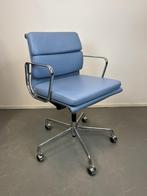 Vitra Eames Ea217 Licht Blauw Chroom