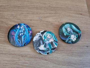 Gratis: 3x Hatsune Miko pins beschikbaar voor biedingen