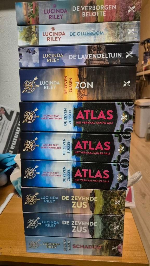 Lucinda Riley - De Zeven Zussen dl 3 ,6, 7,en 8 los te koop, Boeken, Romans, Zo goed als nieuw, Nederland, Ophalen of Verzenden