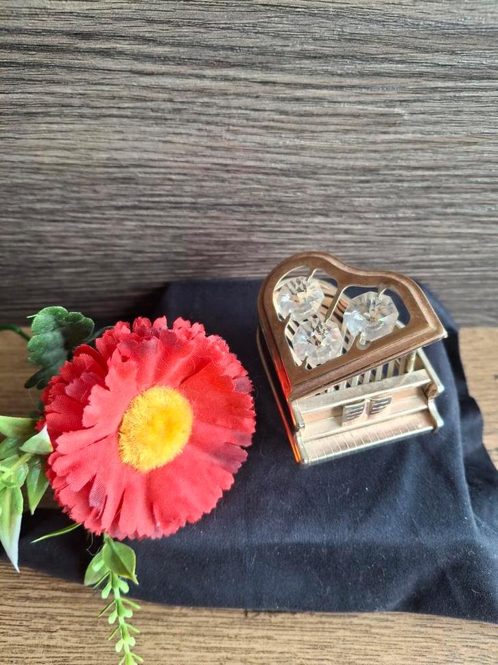 Miniatuur Grand Piano - verguld, met Swarovski kristallen., Antiek en Kunst, Antiek | Glas en Kristal, Ophalen of Verzenden