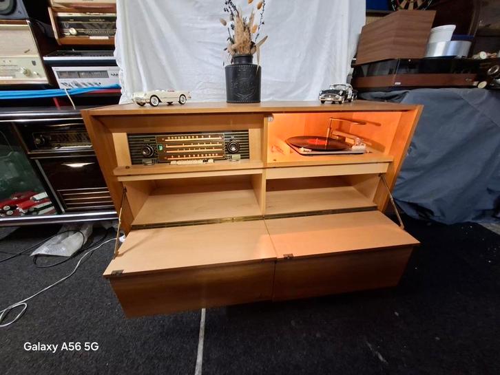 Wegens beëindiging van mijn hobby prachtig siemens radiomeub, Antiek en Kunst, Antiek | Tv's en Audio, Ophalen of Verzenden
