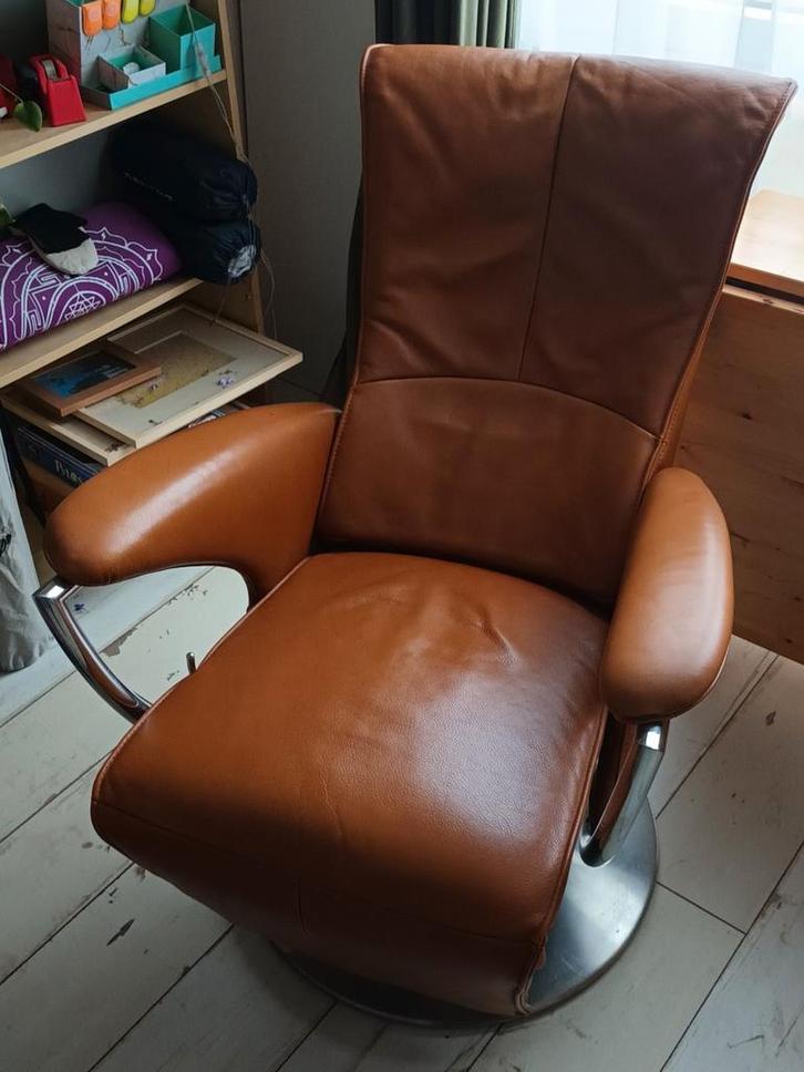 Relaxfauteuil, bruin leer, Huis en Inrichting, Fauteuils, Gebruikt, Leer, 50 tot 75 cm, 75 tot 100 cm, Ophalen