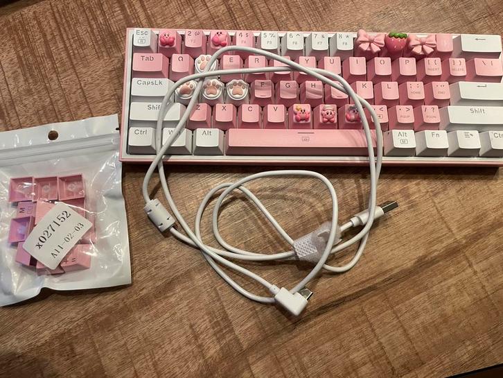 REDRAGON GAMING KEYBOARD (PINK&WHITE), Computers en Software, Toetsenborden, Zo goed als nieuw, Gaming toetsenbord, Ophalen of Verzenden