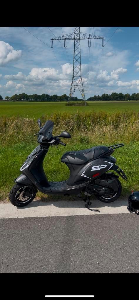 Zip 4 takt, Fietsen en Brommers, Scooters | Yamaha, Zo goed als nieuw, Aerox, Maximaal 45 km/u, Benzine, Ophalen