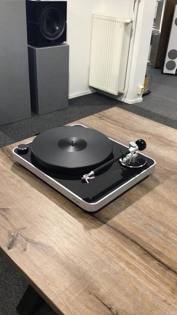 Clearaudio Concept + MC + stofkap als nieuw. beschikbaar voor biedingen