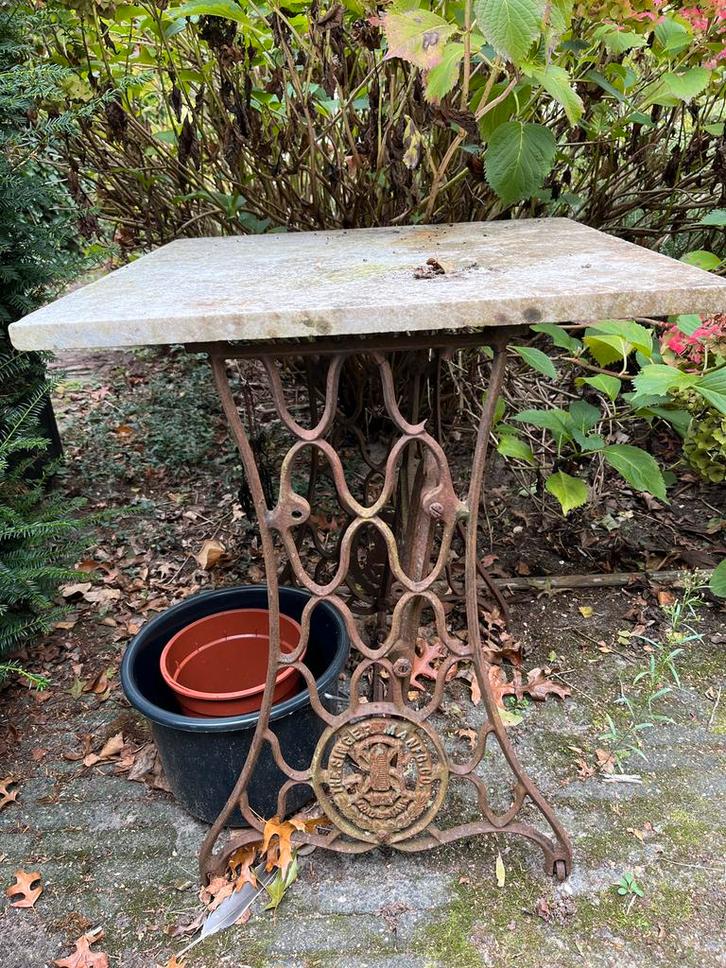 Singer Tafel met Marmerblad, Antiek en Kunst, Antiek | Meubels | Tafels, Ophalen
