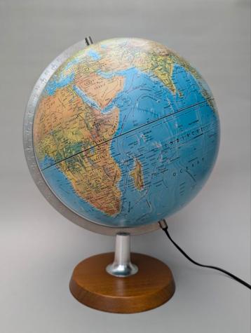 Wereldbol, Scan Globe Denmark, met verlichting  beschikbaar voor biedingen