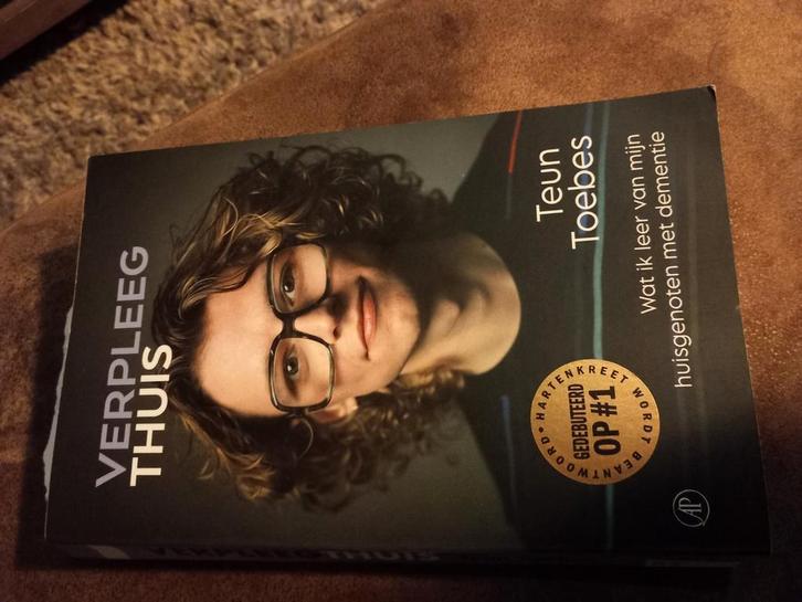 Teun Toebes - VerpleegThuis, Boeken, Overige Boeken, Zo goed als nieuw, Ophalen of Verzenden