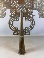 250311 Afrikaans Groot Koptisch Processie kruis uit Ethiopie, Antiek en Kunst, Antiek | Religie, Ophalen of Verzenden