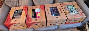 Verhuisdozen met diverse spullen rommelmarkt  beschikbaar voor biedingen