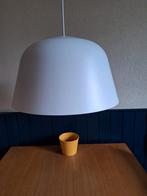 Muuto lamp Ambit, Huis en Inrichting, Lampen | Hanglampen, Ophalen, Gebruikt, Metaal, Wit, doorsnee 40 cm