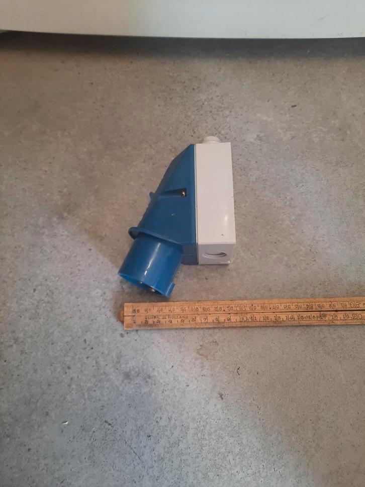 Mennekes cee walvoeding stopcontact boot camper caravan, Doe-het-zelf en Verbouw, Elektra en Kabels, Gebruikt, Stopcontact, Ophalen of Verzenden