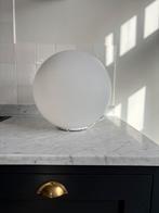 Vintage grote glazen tafellamp globe bol bal schoollamp wit, Ophalen, Gebruikt, Glas, Minder dan 50 cm