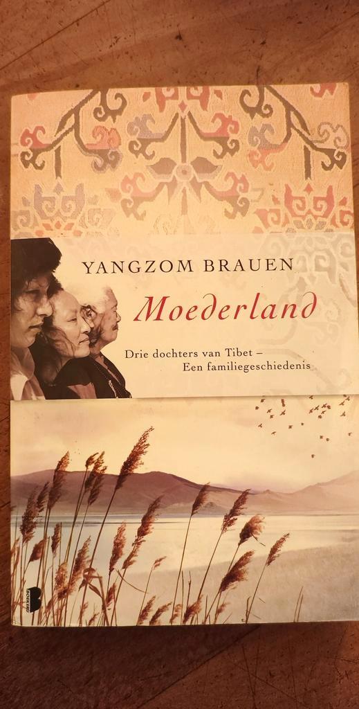 Moederland - Yangzom Brauen, Boeken, Biografieën, Zo goed als nieuw, Overige, Ophalen of Verzenden
