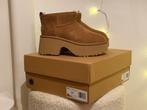 UGG Mini Platform 38 New Heigts NIEUW!, Kleding | Dames, Schoenen, Beige, Lage of Enkellaarzen, Nieuw, Ophalen of Verzenden