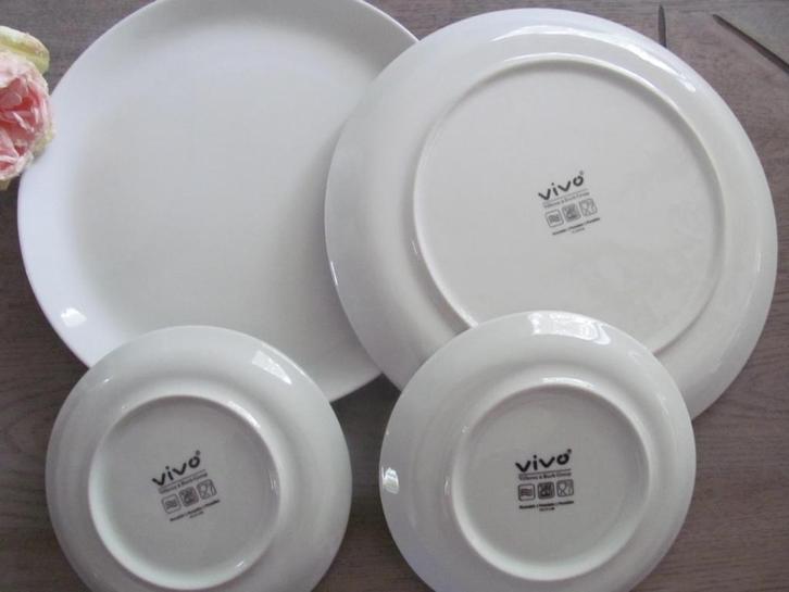 Villeroy & Boch Vivo 2 Diner Borden + 2 Gebaks Borden, Huis en Inrichting, Keuken | Servies, Zo goed als nieuw, Bord(en), Effen