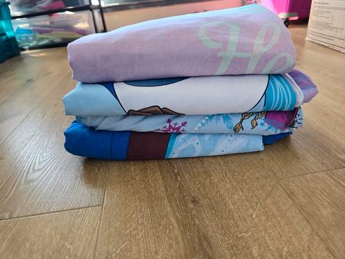 Dekbedovertrekken Frozen & Paw Patrol, Kinderen en Baby's, Kinderkamer | Beddengoed, Gebruikt, Dekbedovertrek, Overige kleuren
