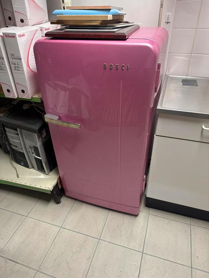 Retro Roze Bosch Koelkast, Witgoed en Apparatuur, Koelkasten en IJskasten, Gebruikt, Met vriesvak, 100 tot 150 liter, 85 tot 120 cm