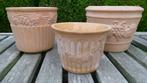 3 bloempotten terracotta guirlande sierrand Italië, Tuin en Terras, Bloempotten, Ophalen of Verzenden, Rond, Terracotta, Binnen
