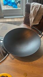 Le Creuset gietijzer wokpan, Huis en Inrichting, Keuken | Potten en Pannen, Zo goed als nieuw, Wok, Ophalen, Gietijzer