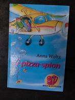 De Pizza-Spion - Anna Woltz, Boeken, Ophalen of Verzenden, Gelezen, Anna Woltz, Fictie algemeen