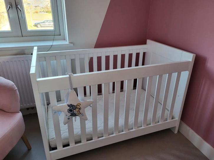 Complete babykamer van Bopita, Kinderen en Baby's, Babywiegjes en Ledikanten, Zo goed als nieuw, Ledikant, Ophalen