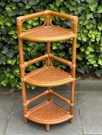 Als Nieuw Vintage Rotan Bamboe Etagere Hoek-Kastje Tafeltje, Ophalen of Verzenden, Zo goed als nieuw