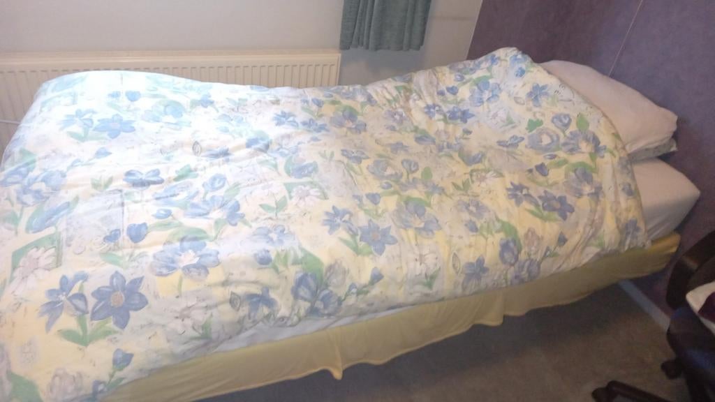 2 x 1 persoons elektrisch verstelbaar bed, Huis en Inrichting, Ophalen, Verstelbaar, 90 cm, Eenpersoons