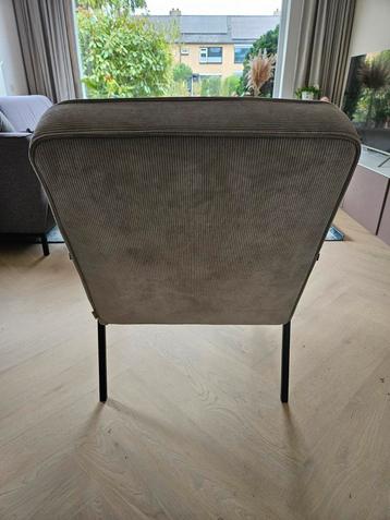 2 Grijze Fauteuils in Zeer Goede Staat beschikbaar voor biedingen