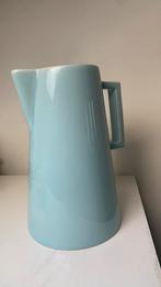 Piet Hein Eek DIK waterkan lichtblauw Fairtrade, Huis en Inrichting, Ophalen of Verzenden, Overige stijlen, Kop(pen) en/of Schotel(s)