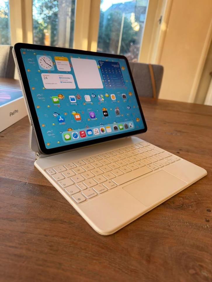 Apple iPad Pro 11” M1 + Magic Keyboard | NIEUWSTAAT, Computers en Software, Apple iPads, Zo goed als nieuw, Apple iPad, Wi-Fi