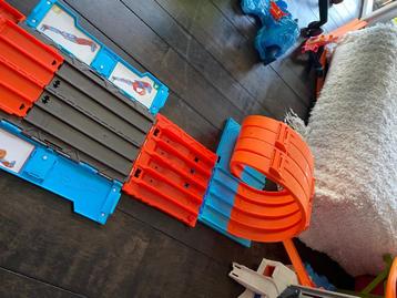 Hot Wheels Raceban and Garage beschikbaar voor biedingen