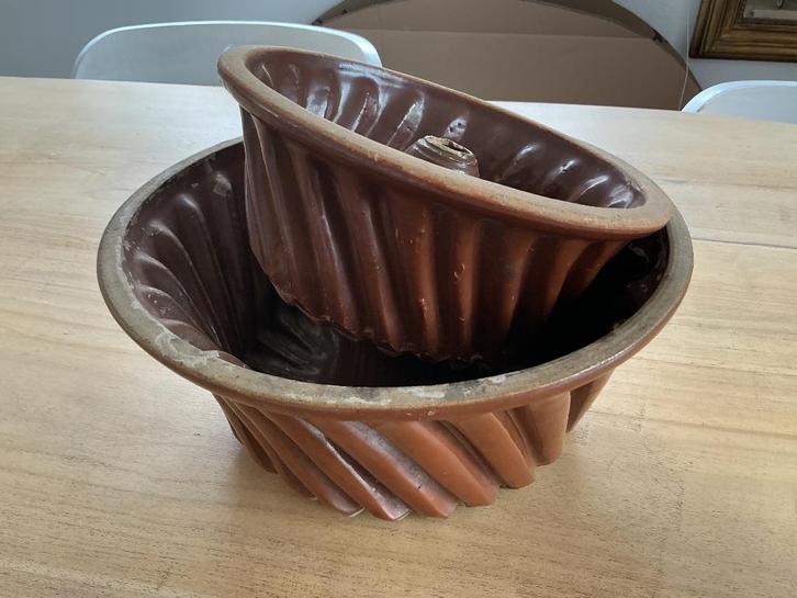 Twee Franse brocante puddingvormen bakvorm, Antiek en Kunst, Antiek | Keukenbenodigdheden, Ophalen
