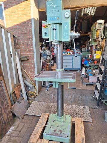 Kolomboormachine  beschikbaar voor biedingen