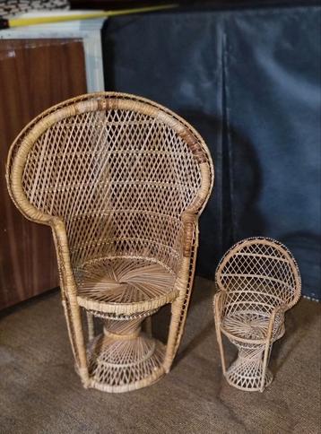 Set rotan stoelen / decoratief of kinderstoeltje beschikbaar voor biedingen