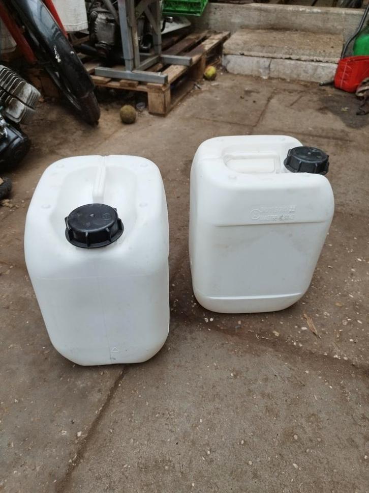 Stevige kunststof jerrycan 10L stapelbaar vanaf €0,75!!, Auto diversen, Overige Auto diversen, Ophalen of Verzenden