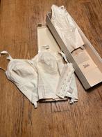 GRATIS Twee oude katoenen bustiers. Voor Toneel/Cosplay?, Verzenden, Gebruikt, Toneelattributen of Onderdelen