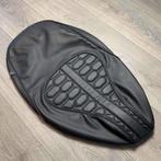 UITVERKOOP! Zadelhoes Vespa Sprint zwart audi rs custom, Info@jynkx.com, Jynkx, Nieuw, Ophalen of Verzenden