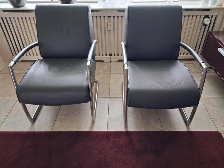 2 Fauteuils Bree's New World, Huis en Inrichting, Fauteuils, Zo goed als nieuw, Leer, Metaal, 50 tot 75 cm, 75 tot 100 cm, Ophalen