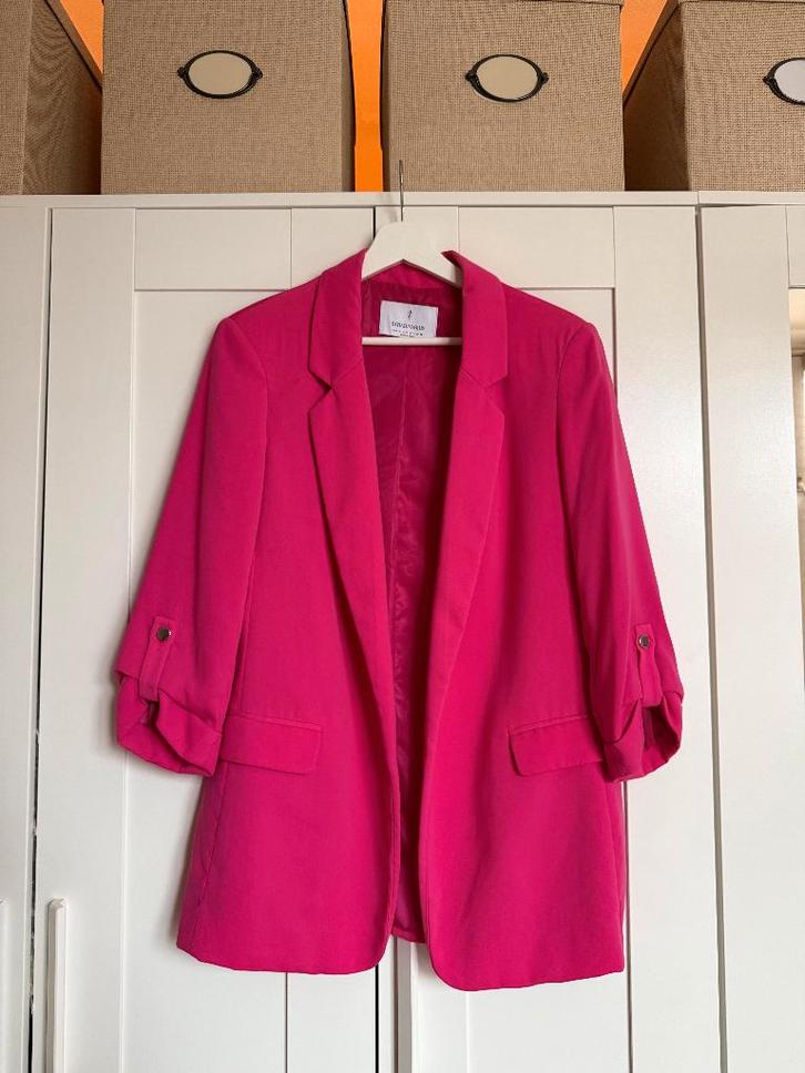 Stradivarius fuchsia blazer – maat M, Kleding | Dames, Jasjes, Kostuums en Pakken, Gedragen, Jasje, Maat 38/40 (M), Roze, Ophalen of Verzenden