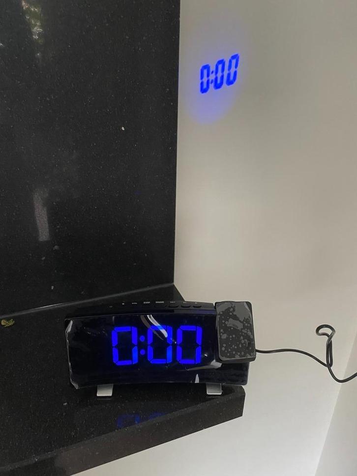 Digitale Wekker met Radiofunctie, Witgoed en Apparatuur, Wekkers, Nieuw, Digitaal, Verzenden