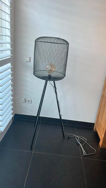 Lamp beschikbaar voor biedingen