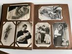 Koningshuis prenten fotoboek juliana beatrix, Ophalen of Verzenden, Zo goed als nieuw, Kaart, Foto of Prent