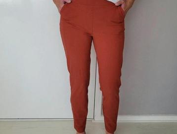 Studio Anneloes broek
S Dikkere Travelstof
Roestbruin beschikbaar voor biedingen