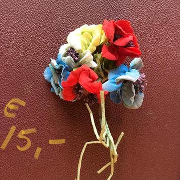 Broches van stof en kant uit 1930-1950 met de hand gemaakt beschikbaar voor biedingen