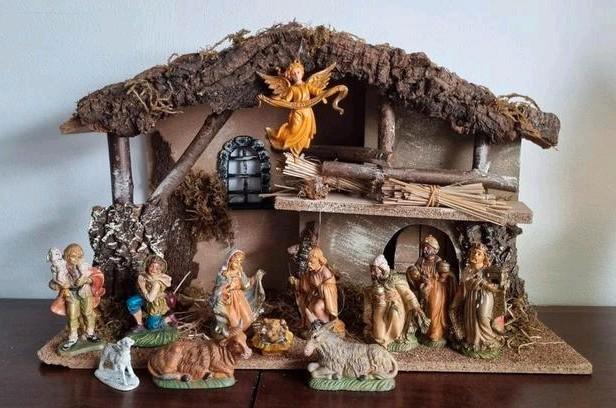 Kerststal met 12 beelden. Made in Italy,  kunststof, Diversen, Kerst, Nieuw, Ophalen of Verzenden